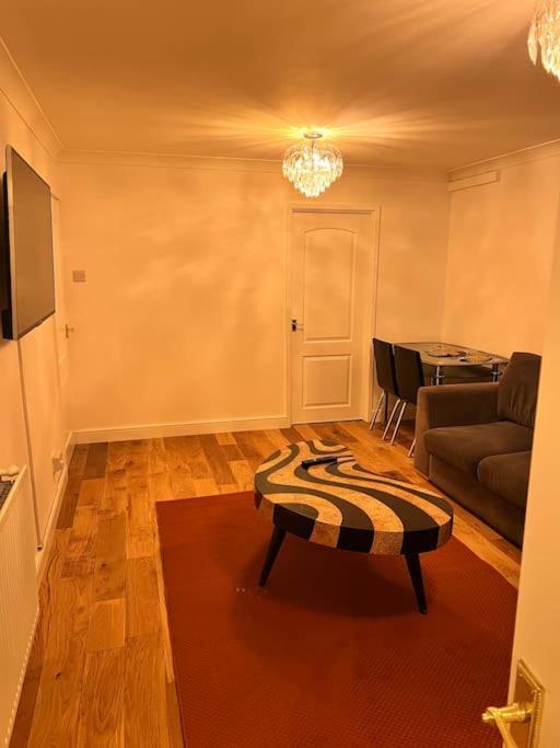 2 Bed Solihull Near Nec Airport, Jlr, Resort Wrld 외부 사진